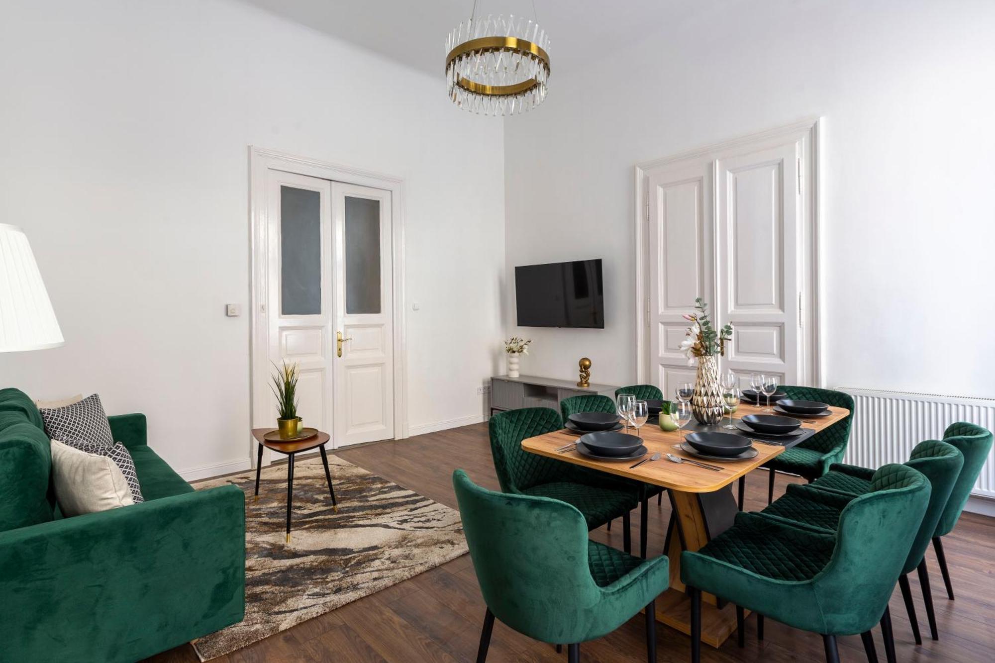 Luxurious Prestige Residence Next To The New York Cafe Boedapest Buitenkant foto